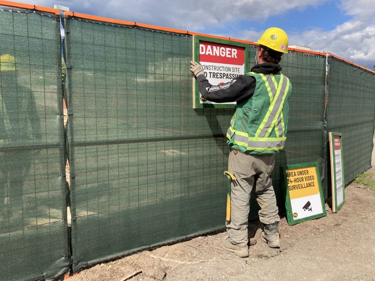 Construction Site Fence (1)
